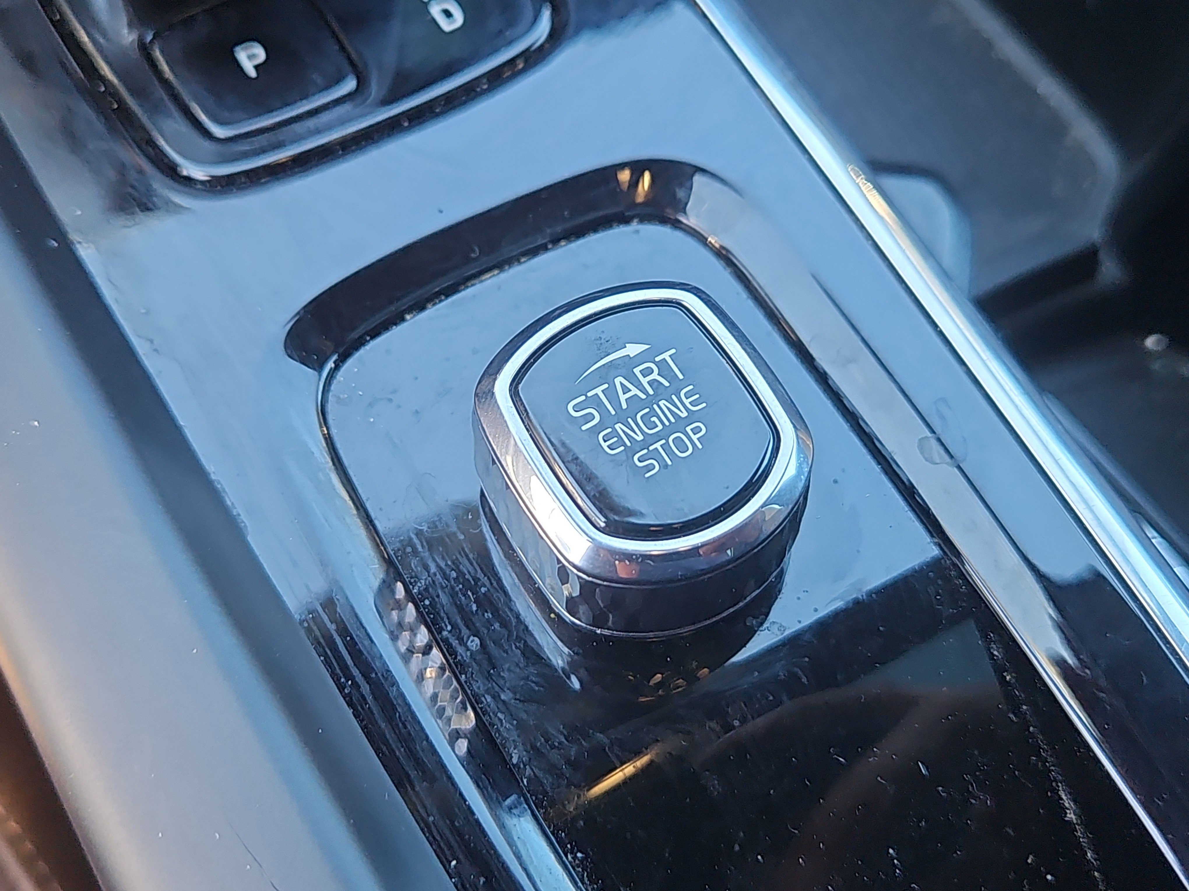 Certified 2023 Volvo XC60 B5 Plus w/ Climate Package AWD/4WD image 17