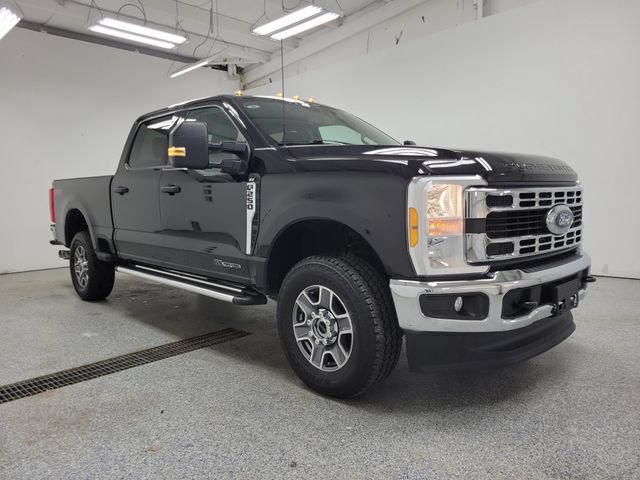 Used 2023 Ford F250 XLT w/ FX4 Off-Road Package AWD/4WD image 2