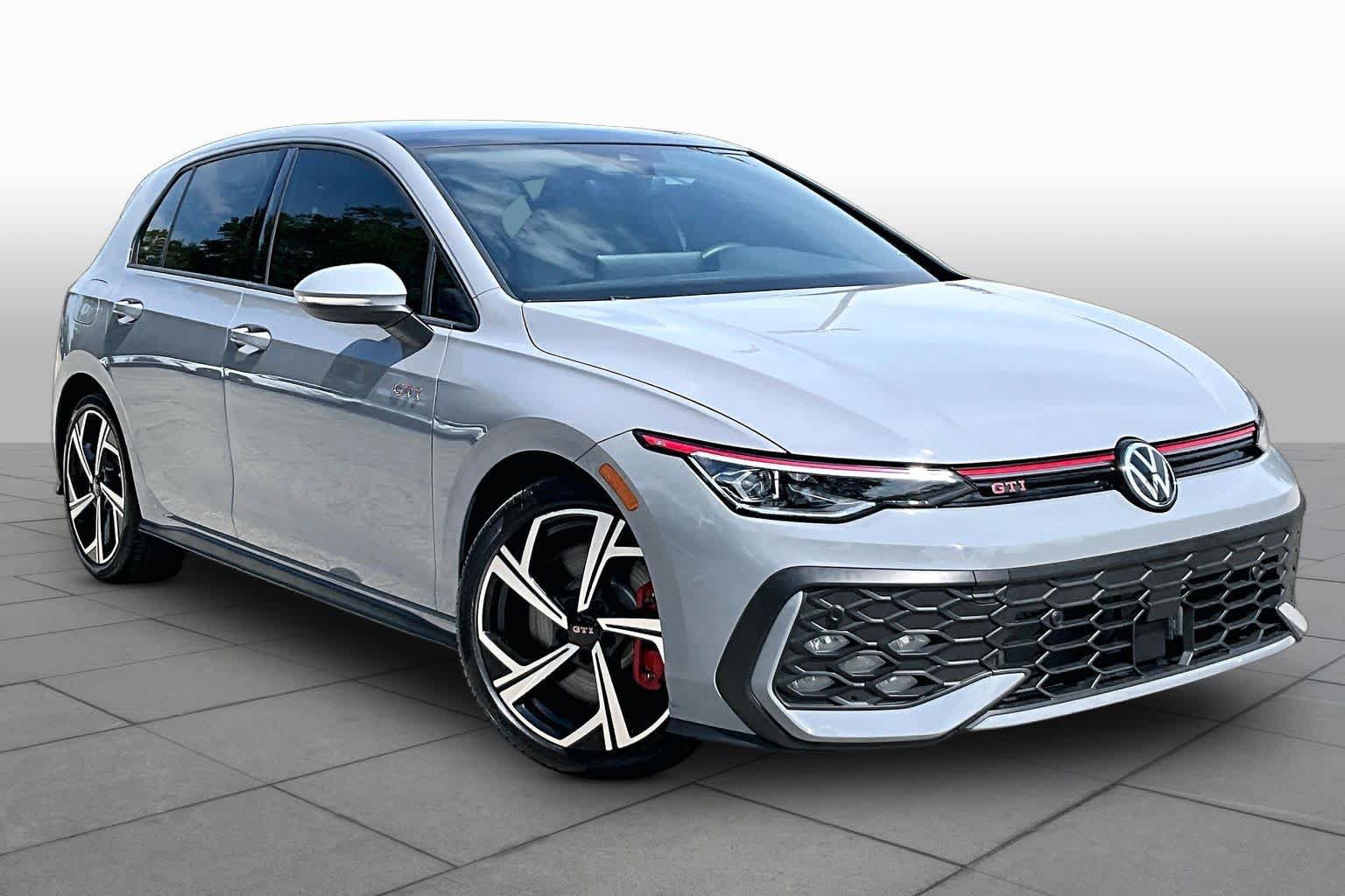 Used 2025 Volkswagen GTI SE FWD image 3