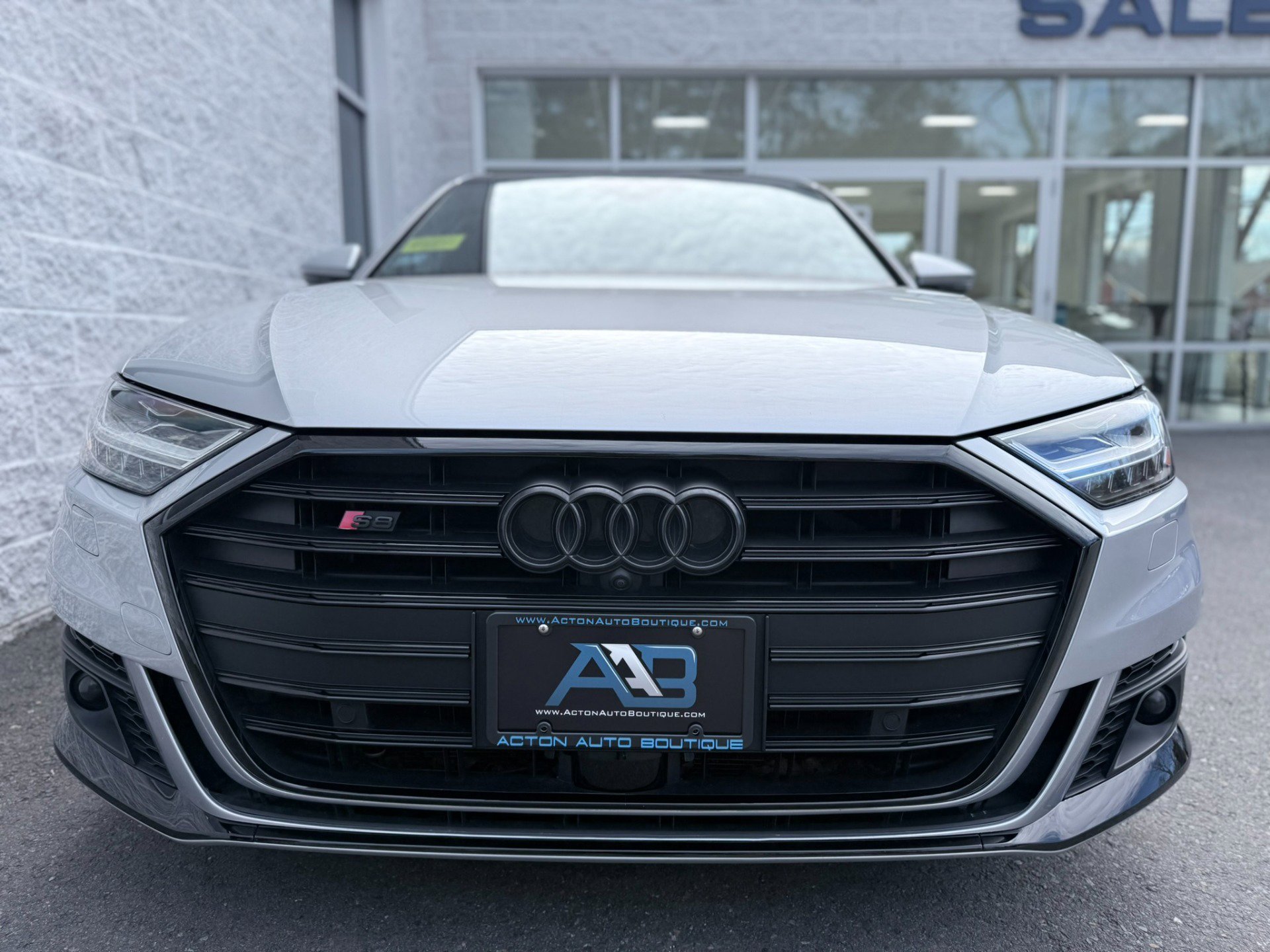 Used 2020 Audi S8 L image 10