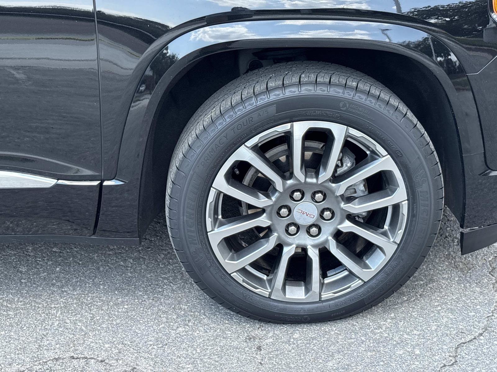 Used 2023 GMC Acadia Denali w/ Denali Ultimate Package AWD/4WD image 10