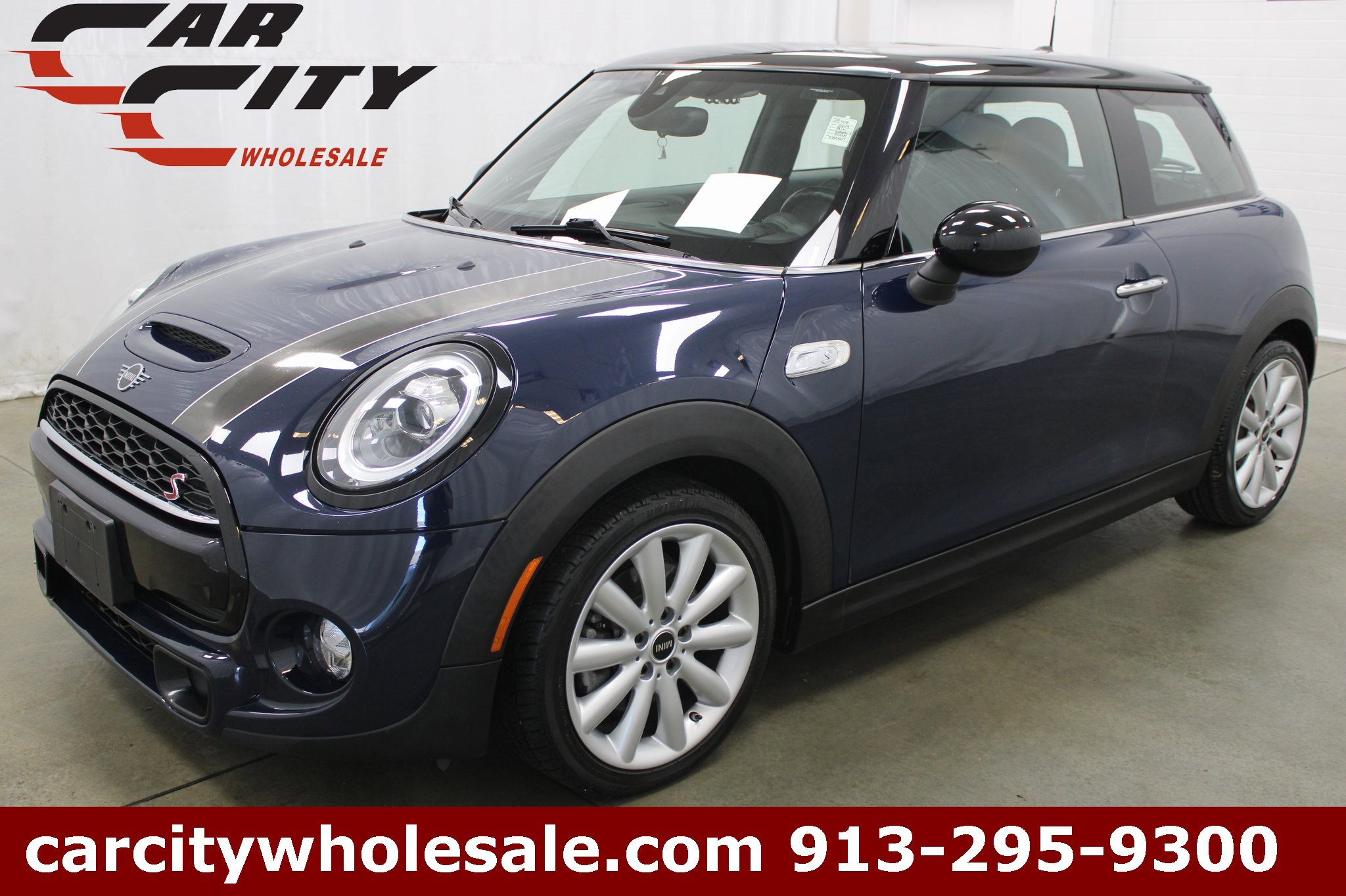 Used 2019 MINI Cooper S image 1