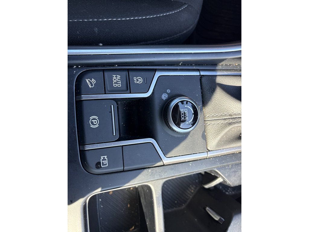 Certified 2026 Kia Sorento LX FWD image 32