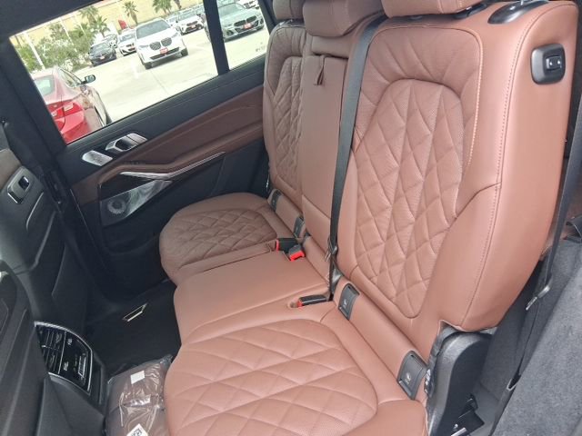 New 2027 BMW X7 xDrive40i w/ M Sport Package AWD/4WD image 14