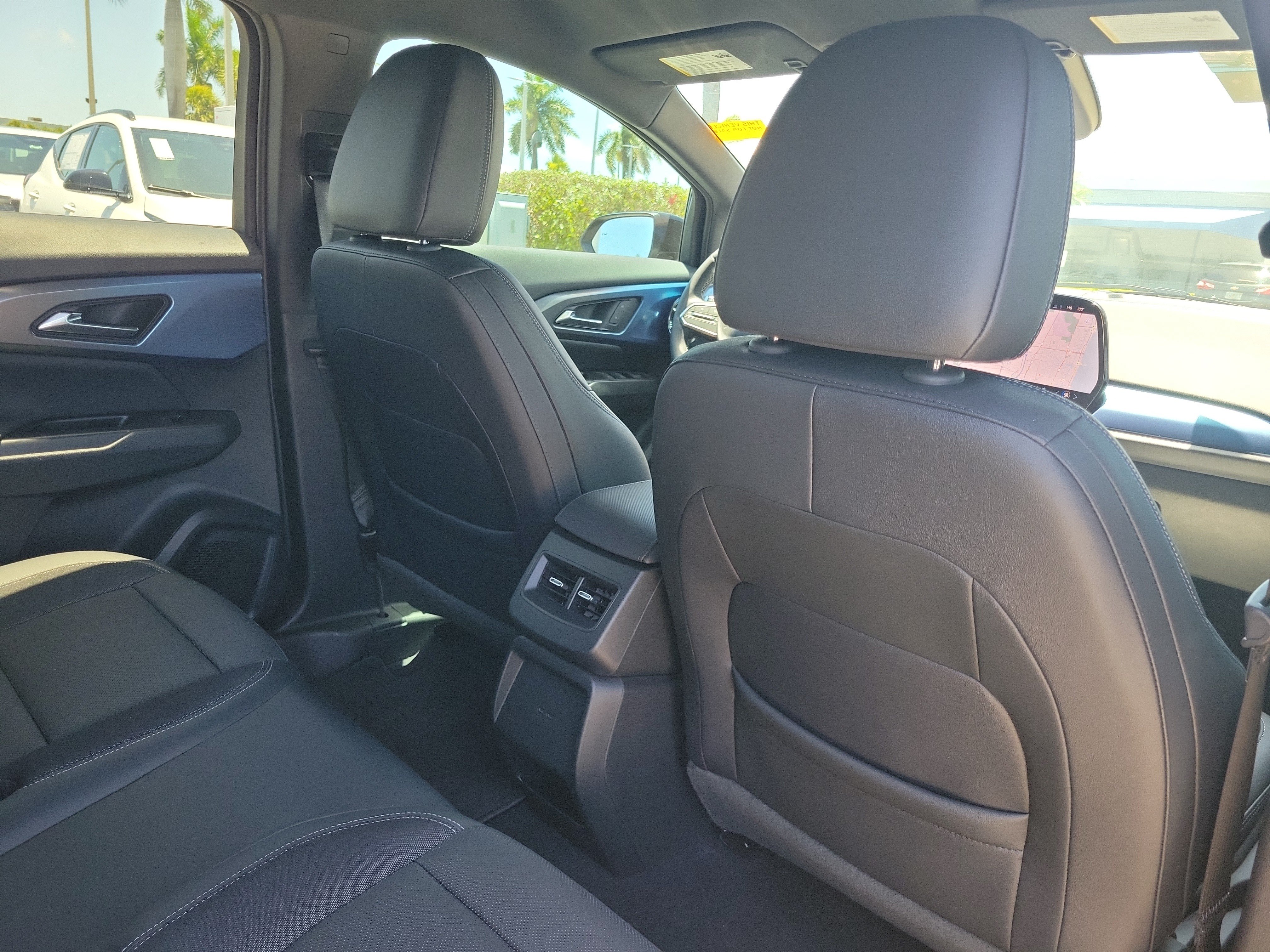 Used 2024 Chevrolet Equinox EV LT FWD image 6