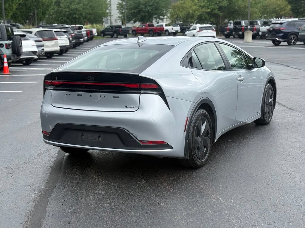 Certified 2023 Toyota Prius LE AWD/4WD image 7