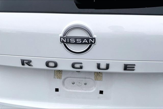 Used 2024 Nissan Rogue S image 22