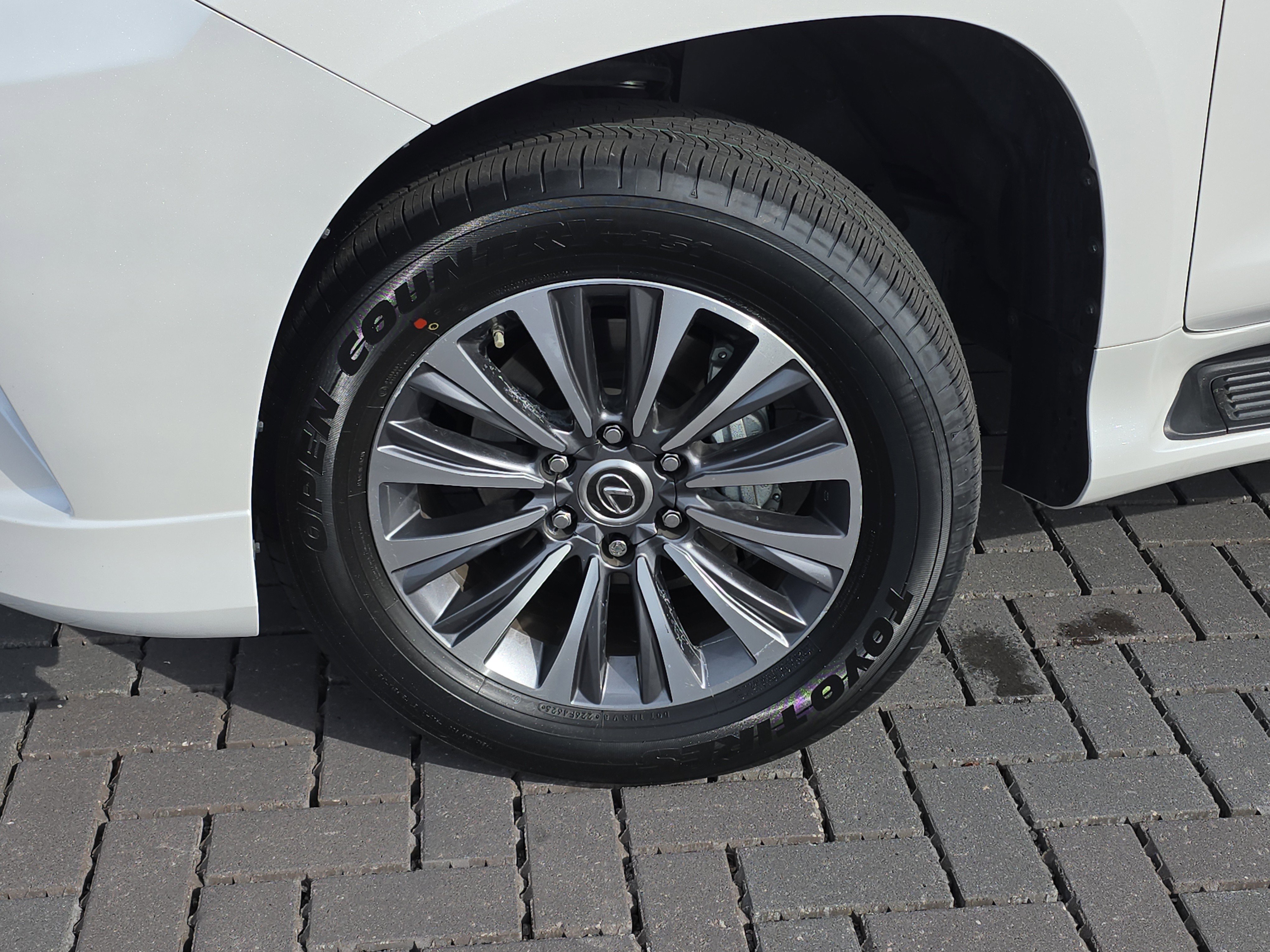 Used 2023 Lexus GX 460 Luxury w/ Accessory Package image 7