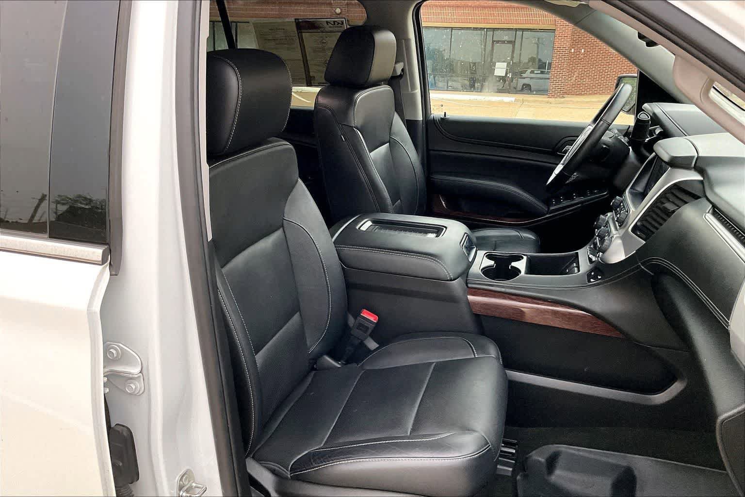 Used 2017 GMC Yukon SLT AWD/4WD image 11