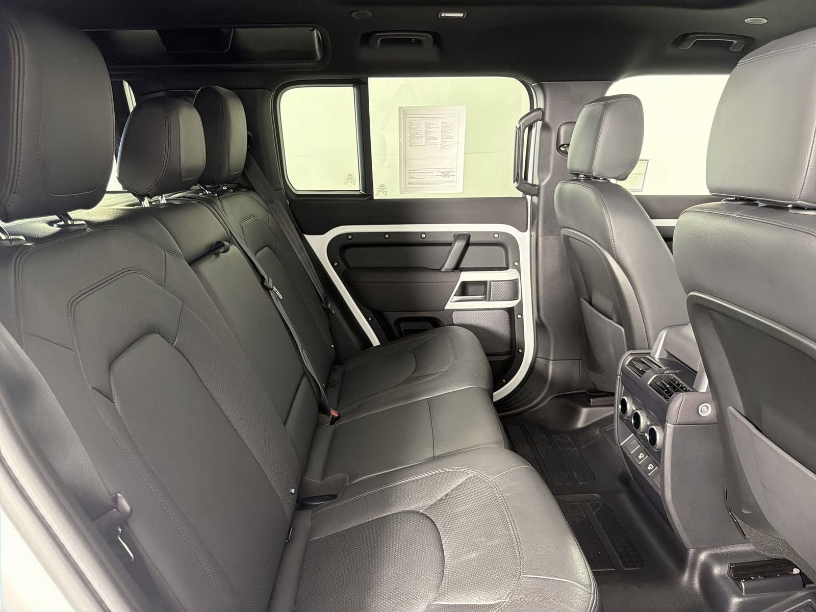 Used 2023 Land Rover Defender 110 S image 30