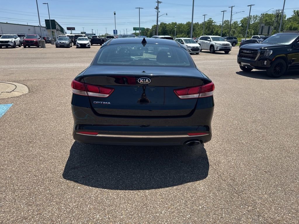 Used 2016 Kia Optima LX w/ Option Group 014 FWD image 6