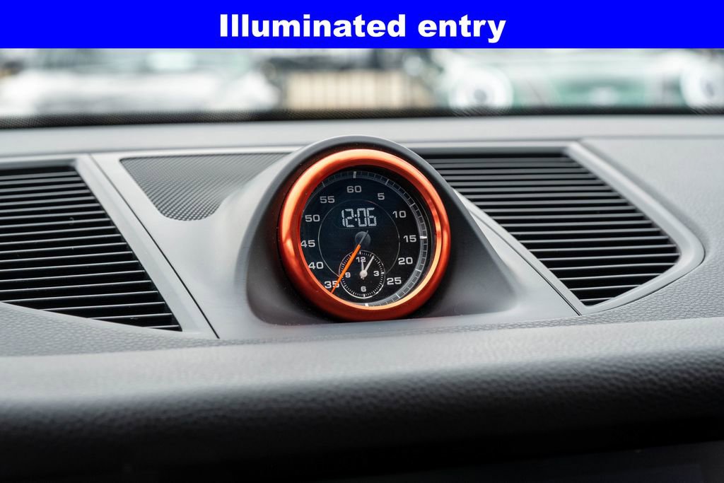 Used 2018 Porsche Macan Sport Edition image 17