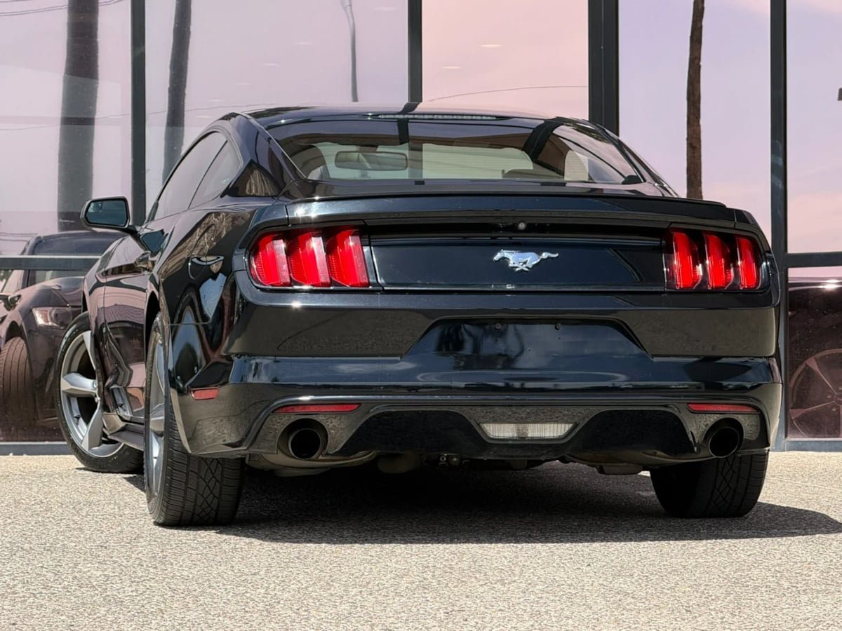 Used 2016 Ford Mustang Coupe RWD image 8