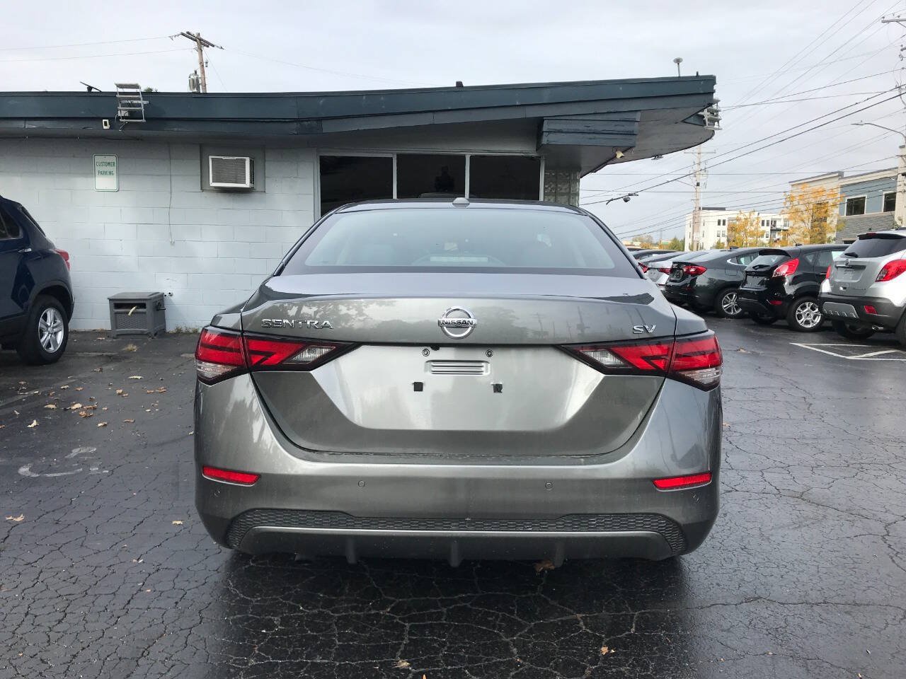 Used 2022 Nissan Sentra SV w/ Trunk Package FWD image 6