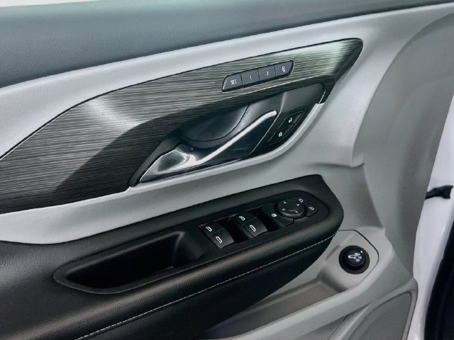 Used 2024 GMC Terrain SLT FWD image 16