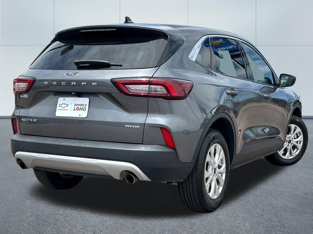 Used 2024 Ford Escape Active AWD/4WD image 2