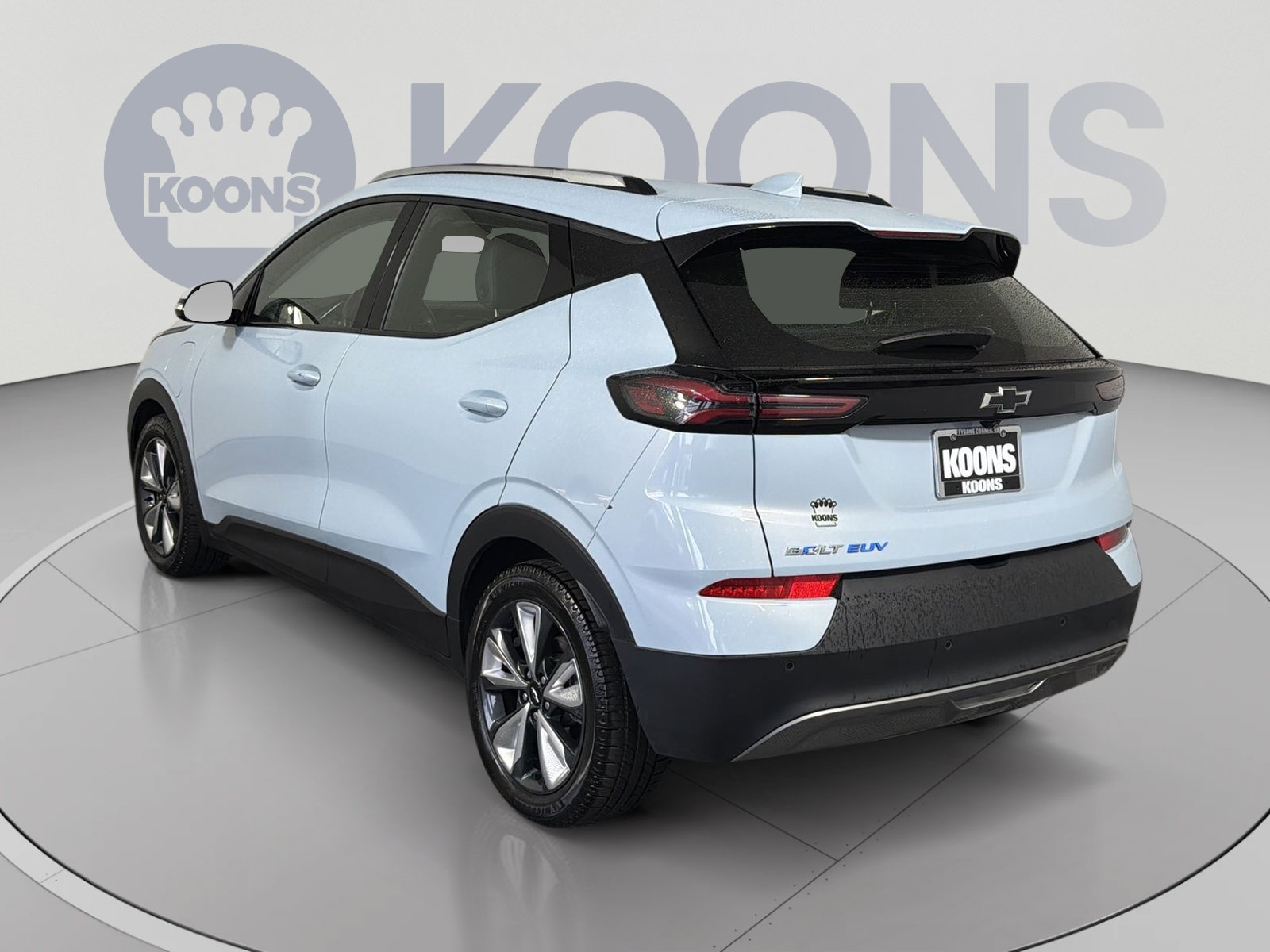 Used 2023 Chevrolet Bolt EUV LT w/ Convenience Package FWD image 4