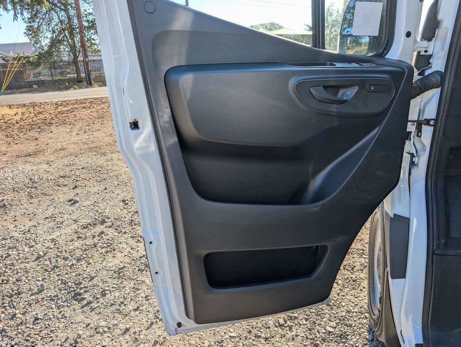 Used 2024 Mercedes-Benz Sprinter 3500 image 22