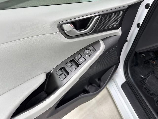 Used 2020 Hyundai Ioniq Blue FWD image 8