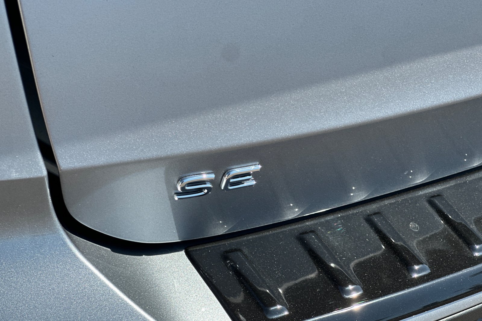 New 2027 Volkswagen Taos SE FWD image 7