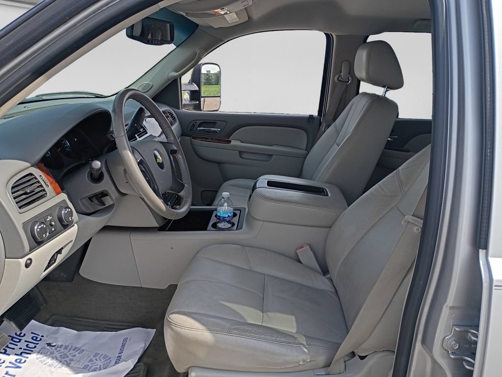 Used 2011 Chevrolet Silverado 2500 LTZ w/ LTZ Plus Package AWD/4WD image 19