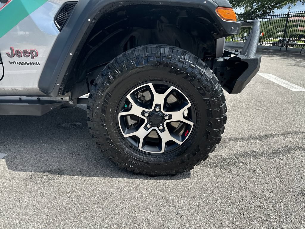 Used 2020 Jeep Wrangler Unlimited Rubicon w/ Dual Top Group AWD/4WD image 13