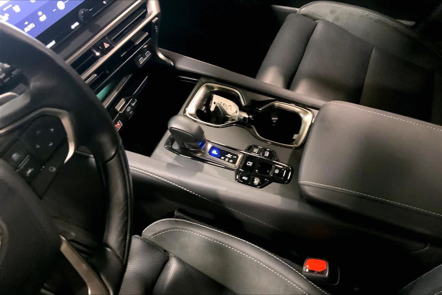 Certified 2025 Lexus RX 450h AWD w/ Convenience Package image 17
