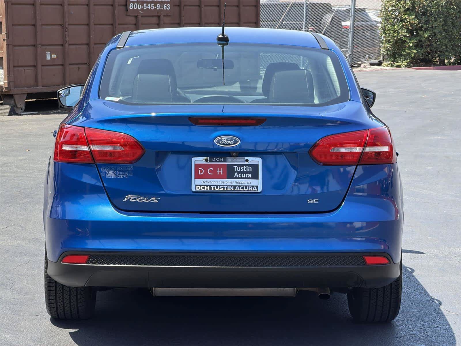 Used 2018 Ford Focus SE w/ SE Appearance Package FWD image 6