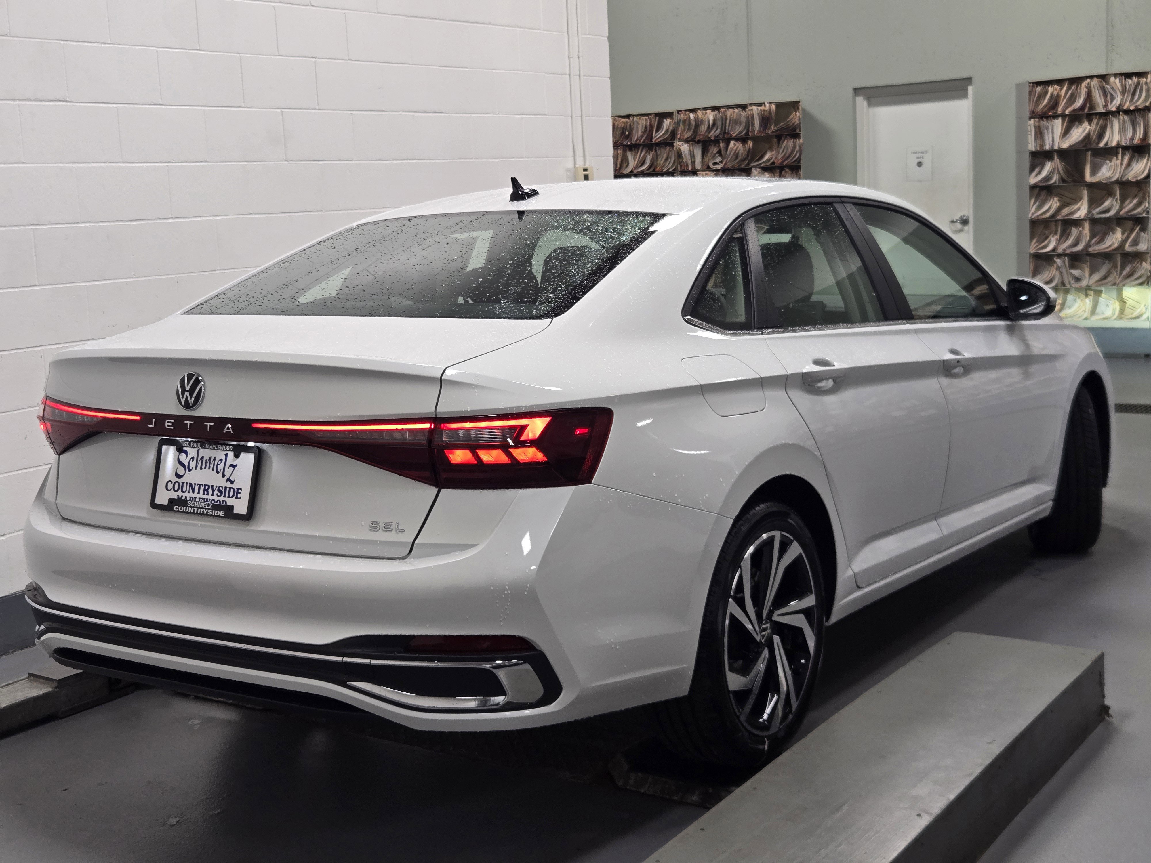 New 2025 Volkswagen Jetta SEL image 9
