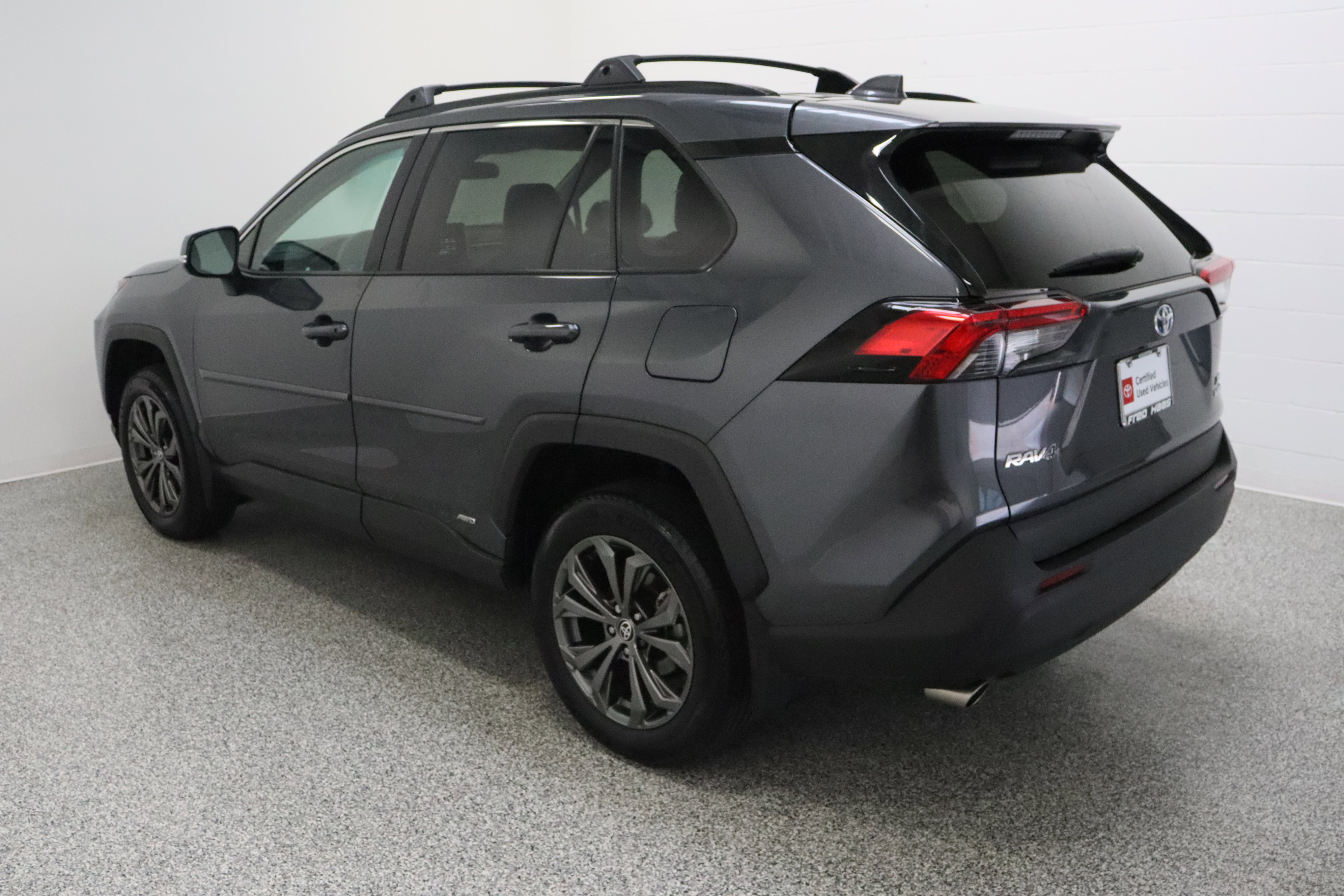 Used 2023 Toyota RAV4 XLE Premium AWD/4WD image 9