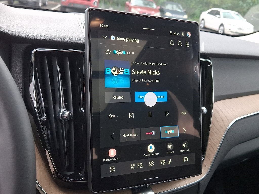 New 2027 Volvo XC60 B5 Plus AWD/4WD image 15