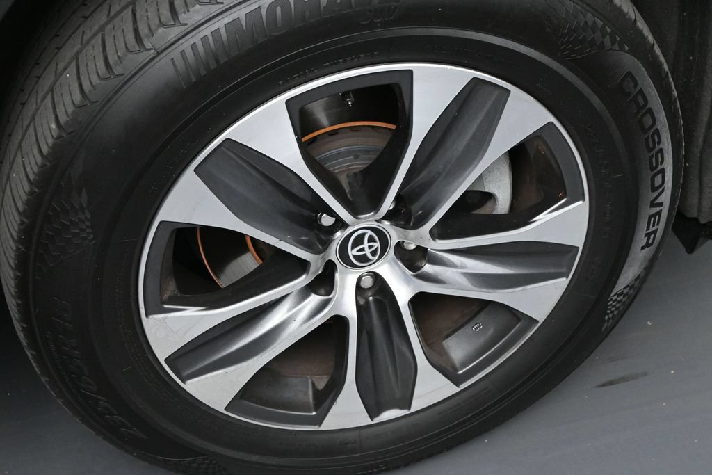 Used 2023 Toyota Highlander XLE AWD/4WD image 22