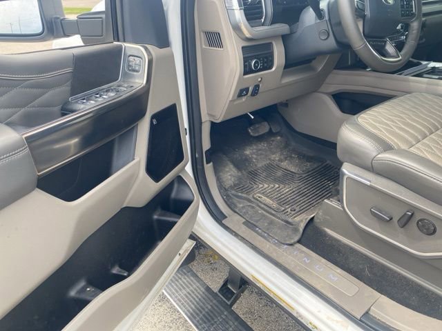 Used 2025 Ford F450 Platinum w/ Platinum Plus Package AWD/4WD image 9