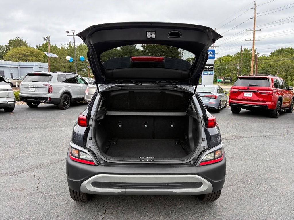 Used 2022 Hyundai Kona SEL w/ Cargo Package AWD/4WD image 11