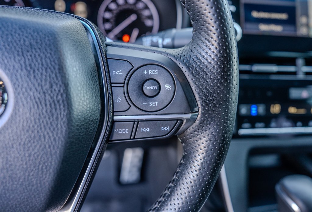 Used 2019 Toyota Avalon Touring w/ Advanced Safety Package FWD image 17