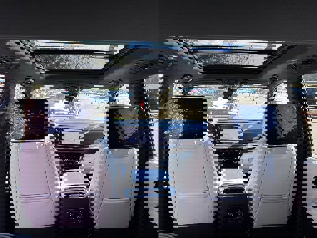 New 2026 Chevrolet Suburban Premier image 22