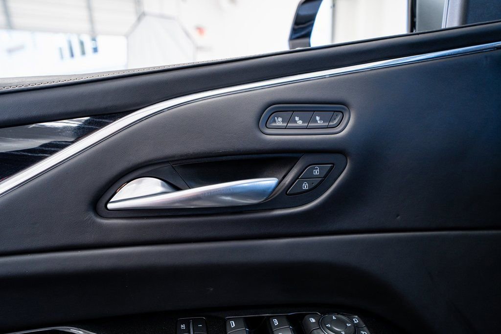 Used 2023 Cadillac Escalade ESV V image 32