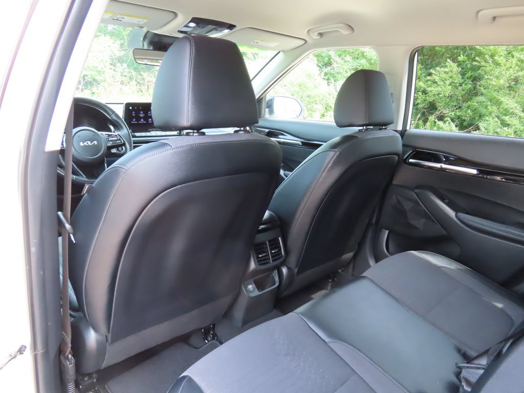Certified 2023 Kia Seltos S w/ Navigation Package AWD/4WD image 31