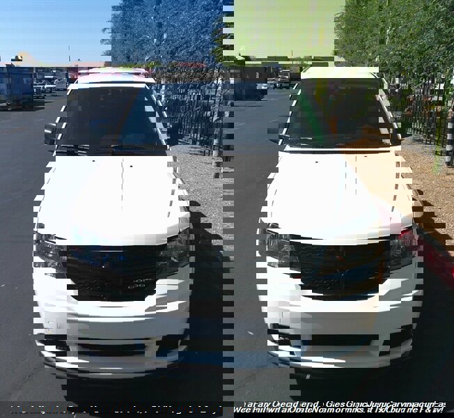 Used 2020 Dodge Journey SE w/ SE Popular Equipment Group image 2