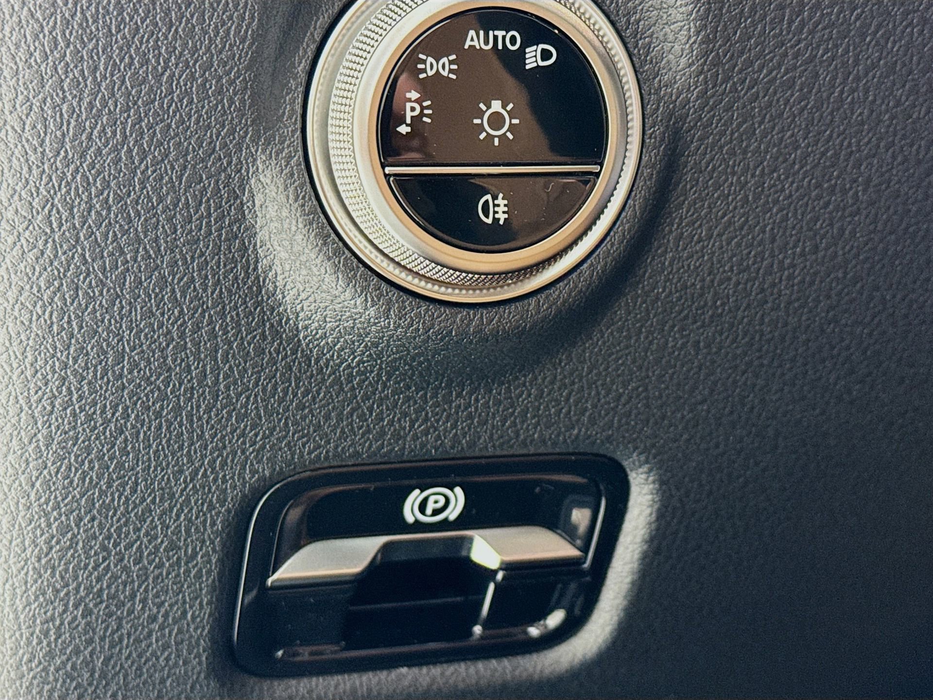 New 2026 Mercedes-Benz CLE 450 4MATIC Cabriolet image 11