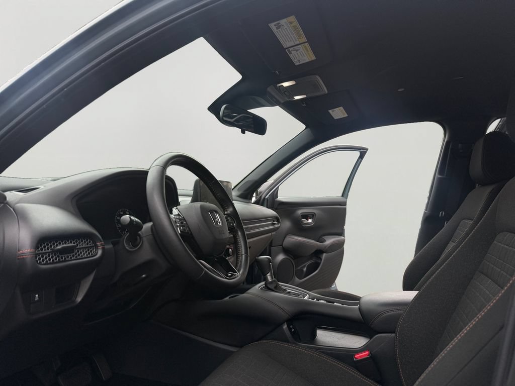 Used 2025 Honda HR-V Sport image 9