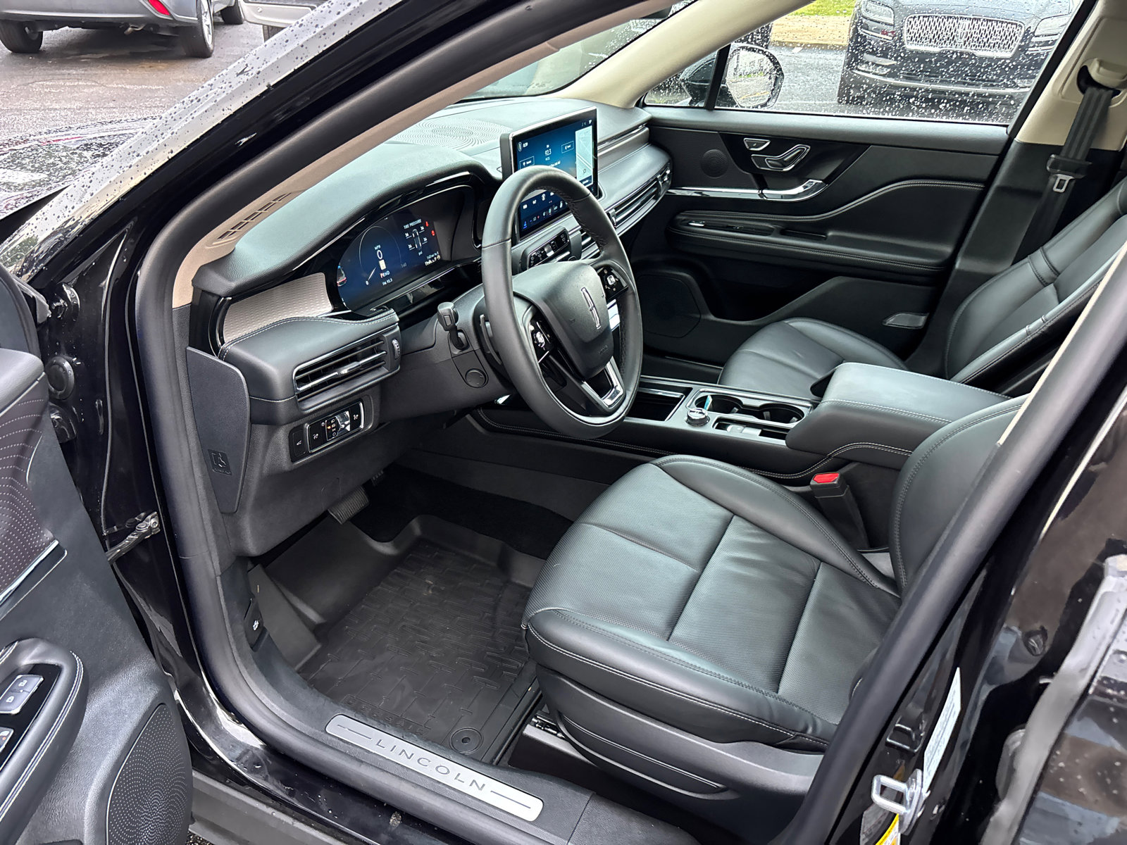 New 2025 Lincoln Corsair Reserve image 25