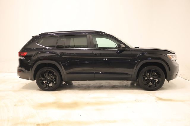 Used 2022 Volkswagen Atlas SE w/ Black Wheel Package image 3