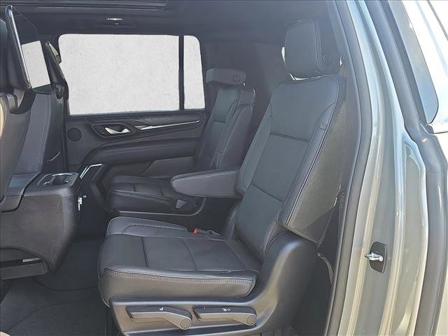 Used 2024 GMC Yukon XL Denali w/ Advanced Technology Package image 17