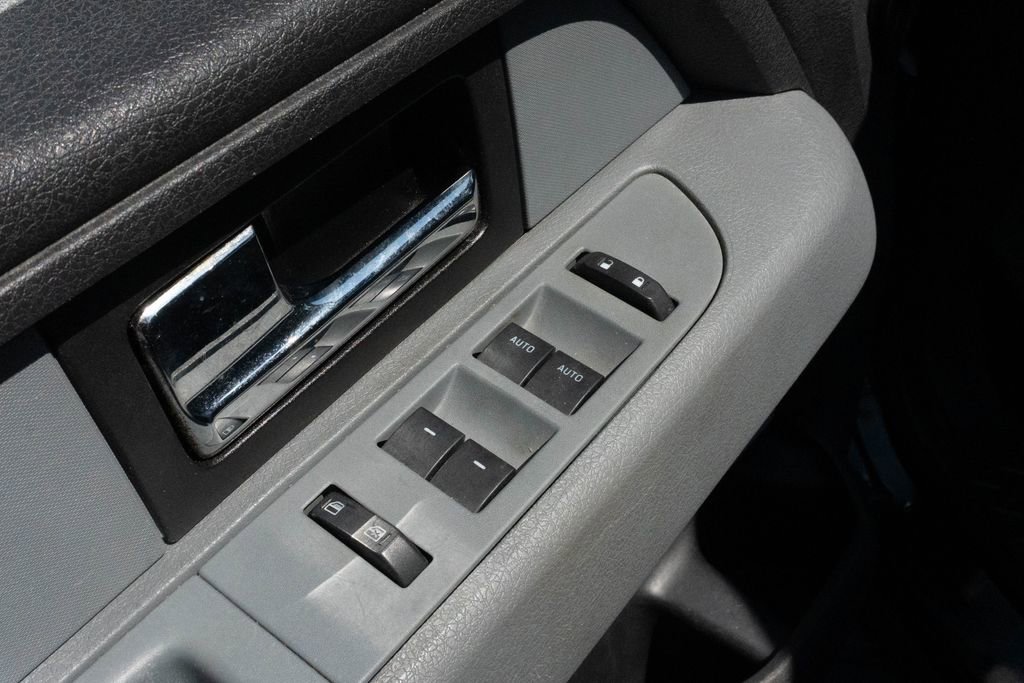 Used 2013 Ford F150 XLT w/ XLT Chrome Pkg image 18