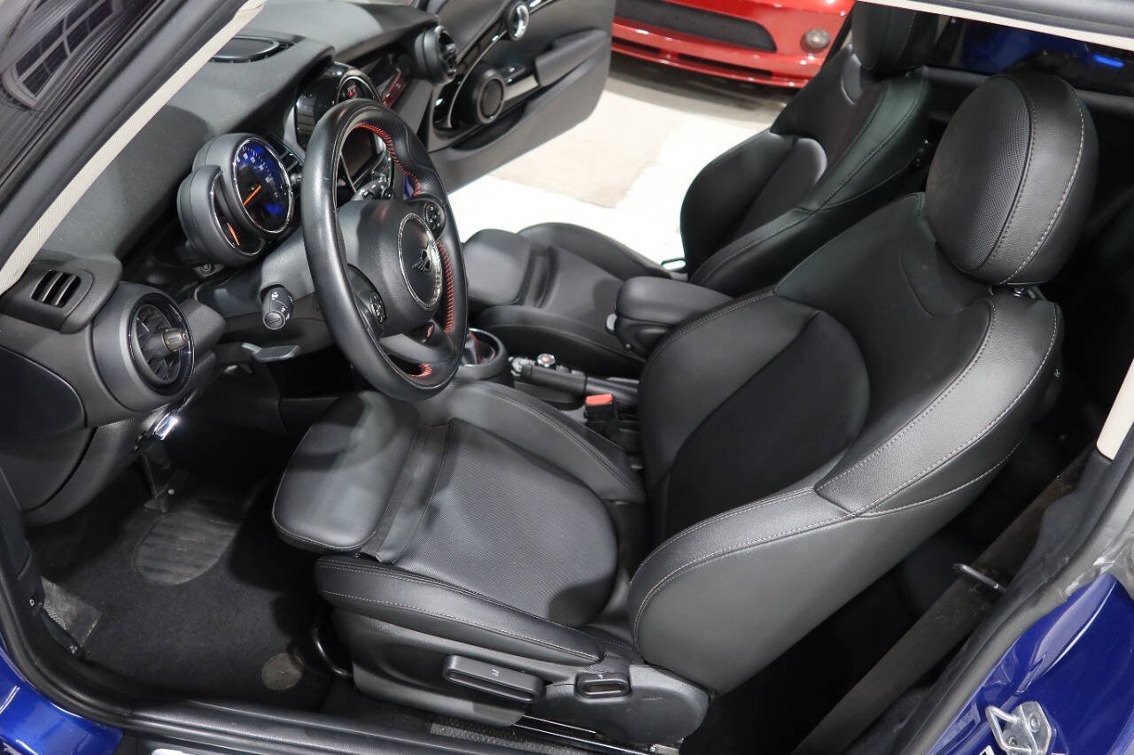 Used 2019 MINI Cooper S w/ Signature Upholstery Package FWD image 17