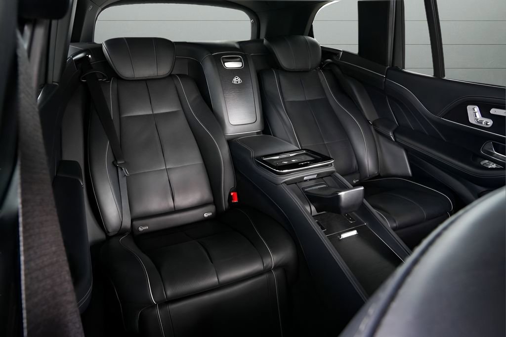 Used 2023 Mercedes-Benz Maybach GLS 600 4MATIC image 42