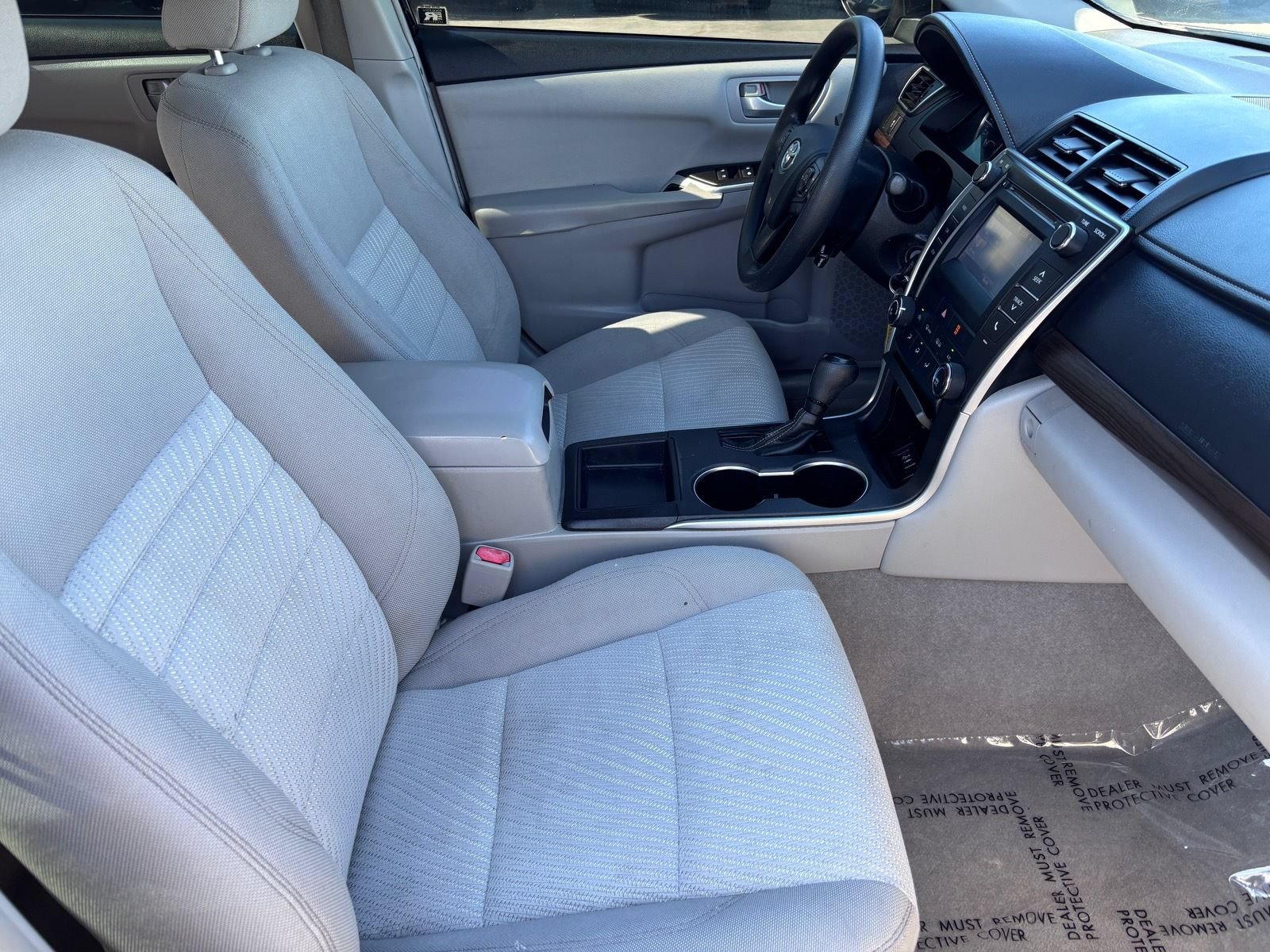 Used 2017 Toyota Camry LE FWD image 14