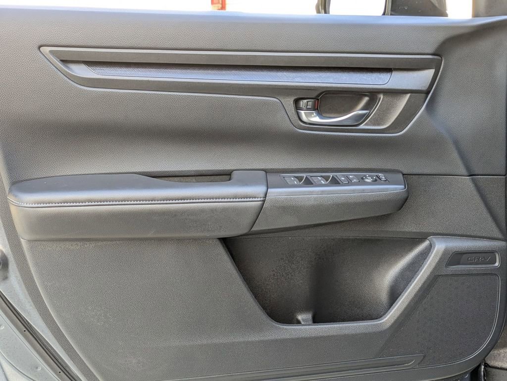 Used 2025 Honda CR-V EX image 11