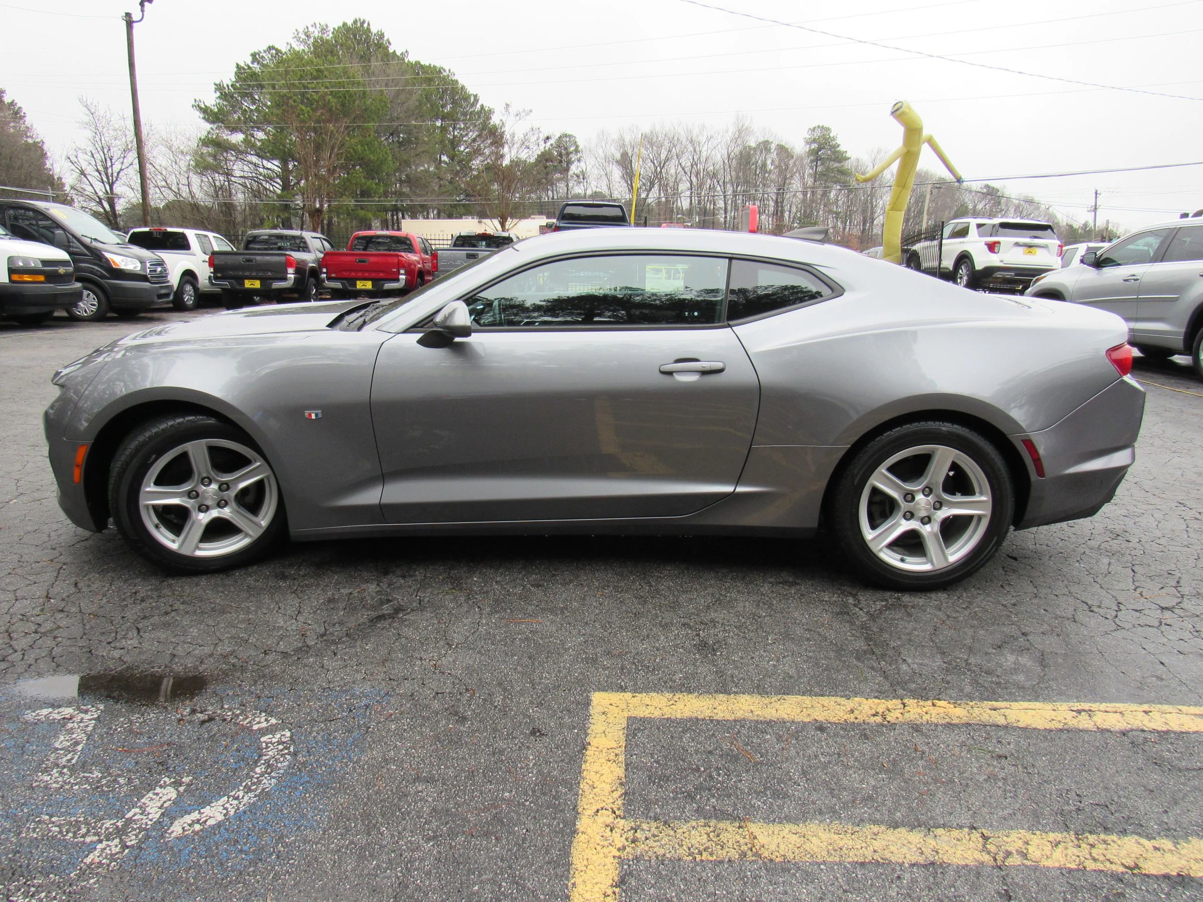 Used 2019 Chevrolet Camaro LT image 5